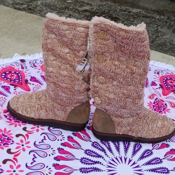 MUKLUKS Blush Faux Fur Lined Boot NWT - Picture 4 of 6